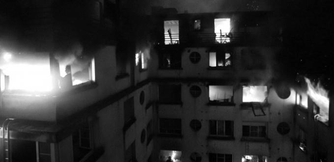 Đám lửa bùng lên sau khi người phụ nữ 13 lần nhập viện tâm thần đốt nhà.