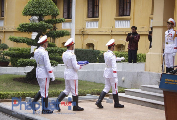 Việc thành lập Cộng đồng ASEAN mới là bước khởi đầu và chặng đường phía trước của ASEAN còn nhiều thử thách. Tuy nhiên, với kinh nghiệm và thành quả tích lũy sau nhiều năm, với quyết tâm và tinh thần đoàn kết, hợp tác hiệu quả, ASEAN sẽ vững mạnh, tiến bước, hoàn thành các mục tiêu đề ra. Ảnh: Như Trường.