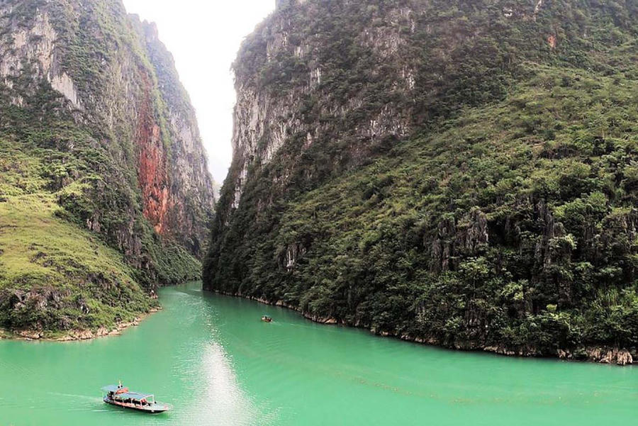 kinh-nghiem-di-thuyen-vuot-song-nho-que-ngam-ve-dep-cua-thien-nhien-ha-giang-03-1644595509