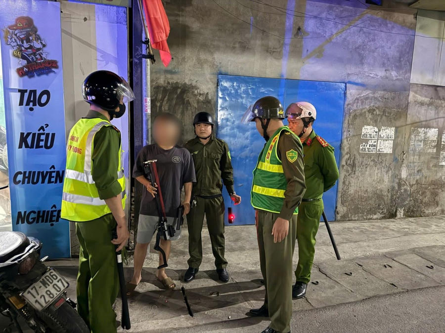 Lực lượng Công an xã tăng cường công tác tuần tra xử lý thanh thiếu niên có biểu hiện vi phạm pháp luật trên địa bàn. (Ảnh: Công an xã Nam Thụy Anh)
