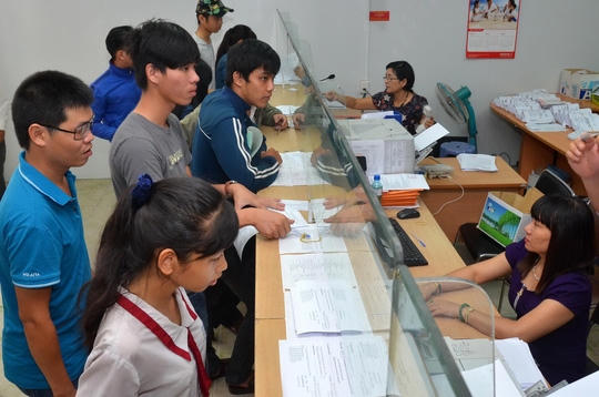 Những thí sinh cuối cùng tham gia xét tuyển nguyện vọng bổ sung đợt 1 tại Trường ĐH Công nghiệp TP HCM. Ảnh: TẤN THẠNH.