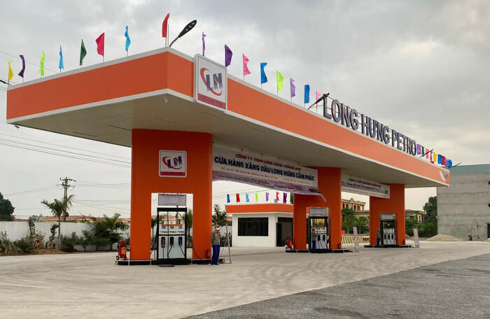 Cửa hàng xăng dầu của Công ty TNHH Thương mại và Dịch vụ Long Hưng.