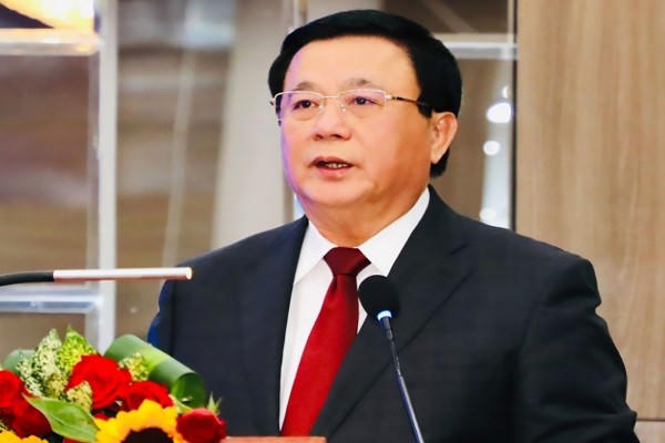 Ông Nguyễn Xuân Thắng, Ủy viên Bộ Chính trị, Chủ tịch Hội đồng Lý luận Trung ương, Giám đốc Học viện Chính trị Quốc gia Hồ Chí Minh phát biểu tại hội thảo.