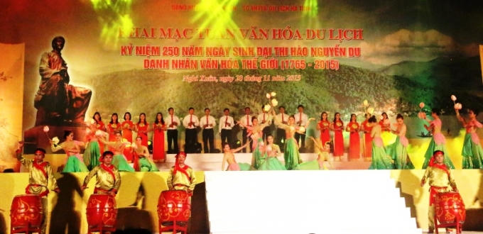 Đêm ca nhạc đã để lại ấn tượng trong lòng người xem và du khách.