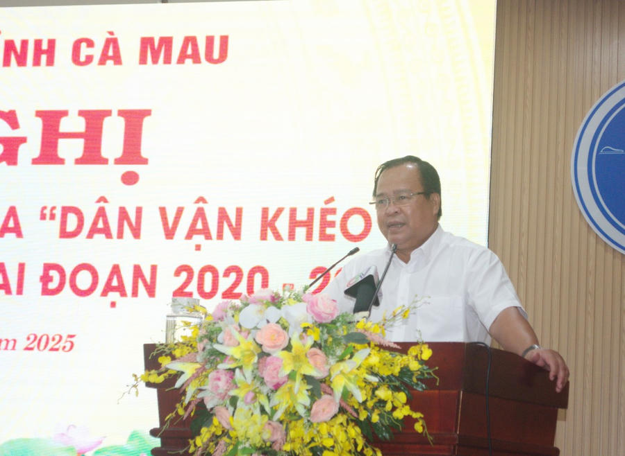Ông Nguyễn Minh Luân - Ủy viên BTV Tỉnh ủy, Phó Chủ tịch UBND tỉnh (Phó Chủ tịch Hội đồng khen thưởng cấp tỉnh), phát biểu kết luận Hội nghị.