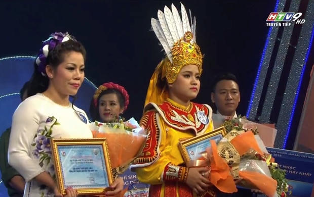 Hai giải Ba thuộc về thí sinh Nguyễn Thị Ngọc, Chi hội Nhà báo Báo PLVN và thí sinh Minh Châu, Chi hội Nhà báo Cơ quan TW Hội Nhà báo Việt Nam.