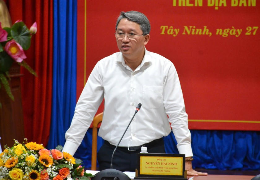 Bộ Trưởng Bộ Tư pháp Nguyễn Hải Ninh phát biểu chỉ đạo.