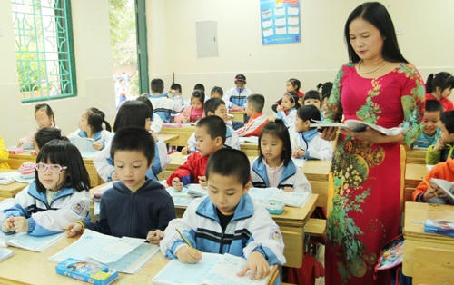 Ngoài việc làm, mức lương, giáo viên cũng rất cần có môi trường làm việc dân chủ, được tôn trọng, được phát triển bản thân (ảnh minh họa: IT)