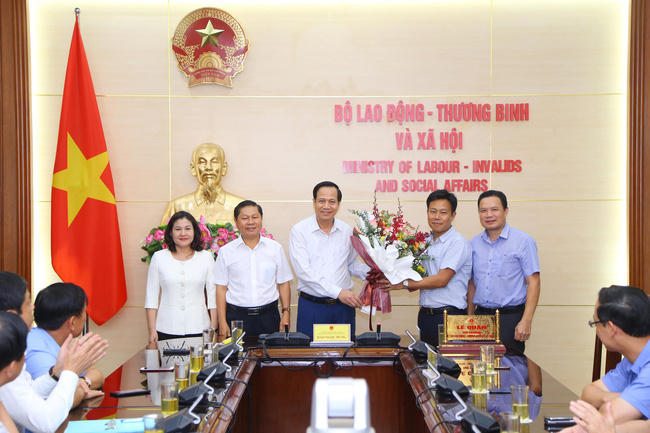 Anh194.
