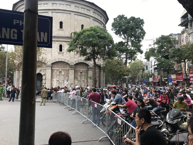 Chủ tịch Kim Jong- un l&ecirc;n t&agrave;u bọc th&eacute;p rời Việt Nam về nước