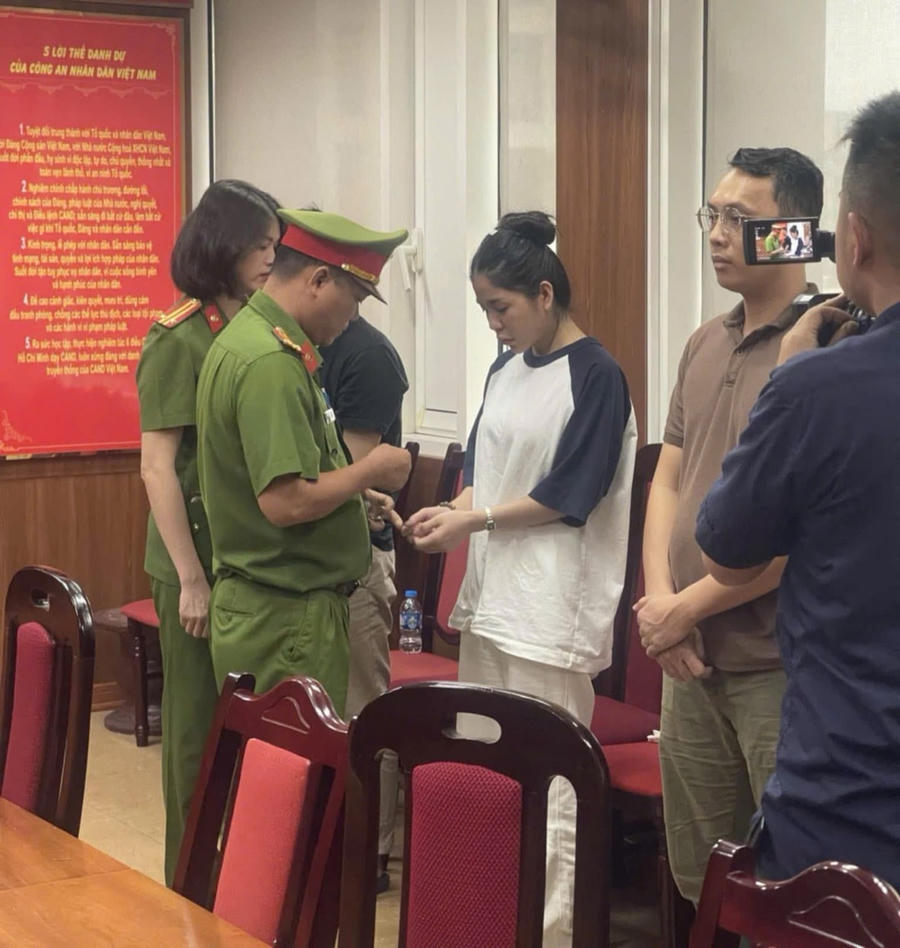 Hằng Du Mục bị bắt tạm giam liên quan đến vụ án kẹo rau củ Kera.