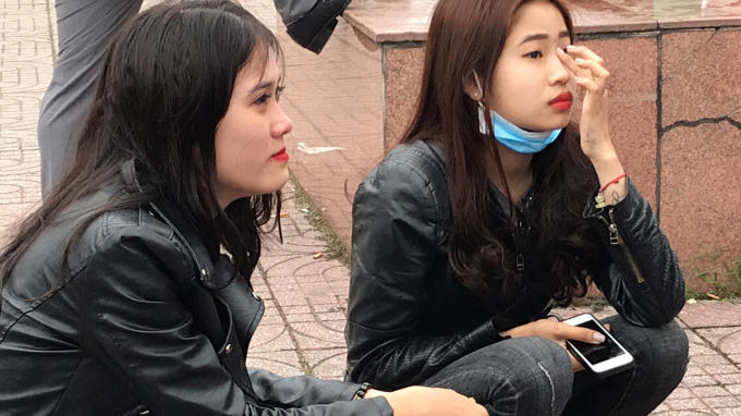 Đôi mắt đỏ hoe ...