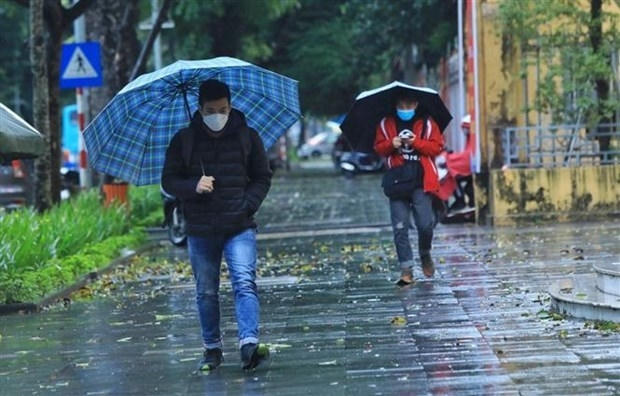 Bắc và Trung Trung Bộ trời nhiều mây, có mưa rào và giông rải rác
