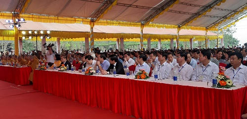 Đông đảo các vị đại biểu ...