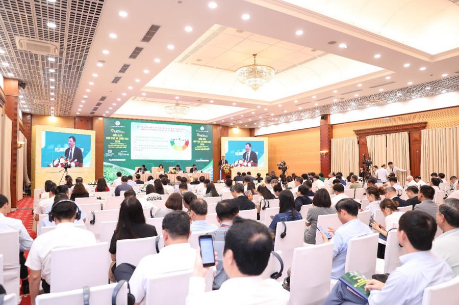 Quang cảnh Diễn đàn