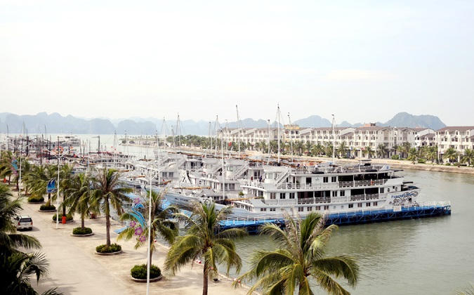 Hàng loạt tàu du lịch sẽ bị đình chỉ hoạt động trên Vịnh Hạ Long do không đảm bảo về công tác PCCC.