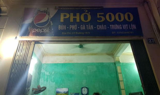 Quán “Phở 5.000” giữa lòng thành phố dệt.