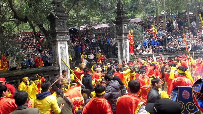 Lễ hội Gióng đền Sóc Sơn kéo dài trong 3 ngày, từ ngày 13 - 15/2 (tức mùng 6 đến mùng 8 tháng Giêng âm lịch).