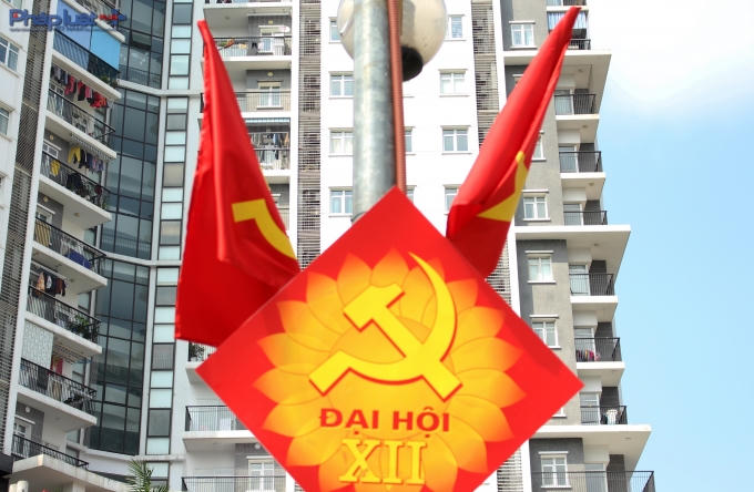 Những điểm nhấn trang trí chào mừng Đại hội Đảng. (Ảnh: Đức Biên)