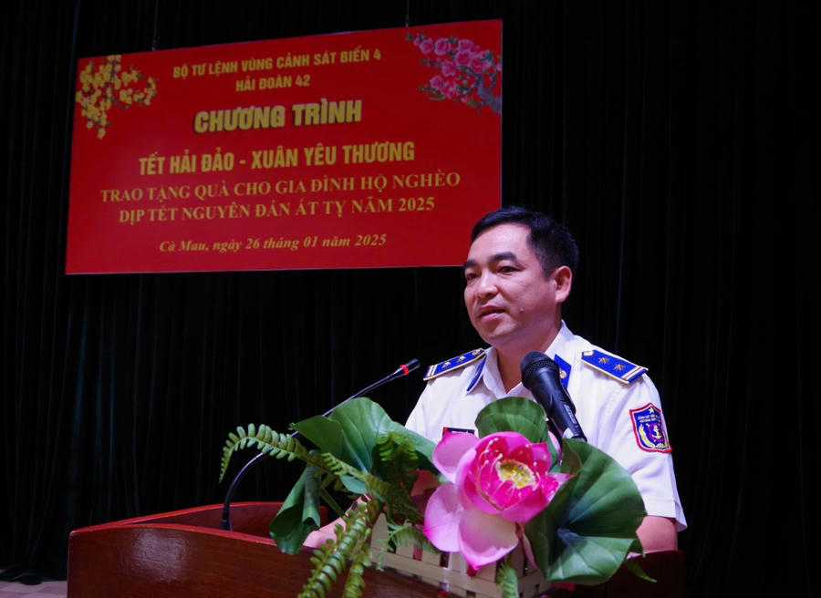 Trung tá Trịnh Minh Hiển - Bí thư Đảng ủy, Chính ủy Hải đoàn phát biểu