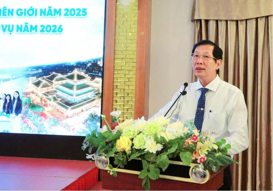 Phó Chủ tịch UBND tỉnh An Giang Lê Văn Phước biểu dương những kết quả đã đạt được của ngành du lịch trong năm qua (Ảnh: Khánh Thuỳ).