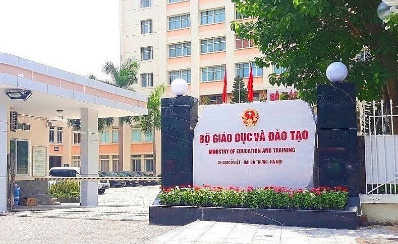 Bộ Giáo dục và Đào tạo phải thực hiện các chính sách theo hướng “công bằng, minh bạch, cùng phát triển”, đặt quyền lợi học sinh lên hàng đầu.