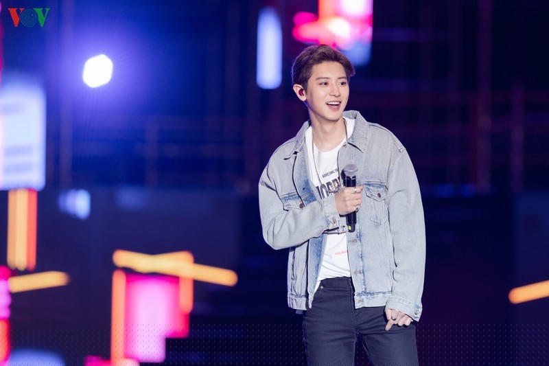 exo chanyeol doi non la, sehun chia se rat nho viet nam tai k-pop super concert hinh 9