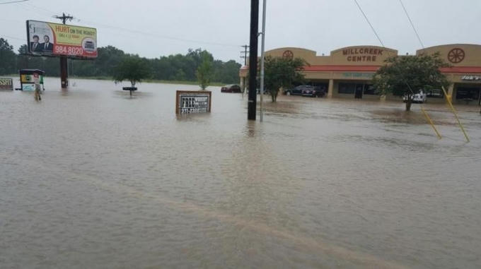 Dự báo, trong những ngày tiếp theo bang Louisiana vẫn sẽ tiếp tục chịu ảnh hưởng bởi những trận mưa lớn do bão đổ về từ vịnh Mexico. (Ảnh: AP)