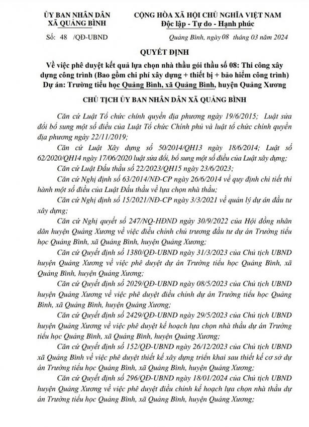 Ông Lê Thanh Bảo, Chủ tịch UBND xã Quảng Bình ký Quyết định số 48 lựa chọn Công ty VH trúng Gói thầu dự án Trường tiểu học Quảng Bình.
					
				
			
			Ông Lê Thanh Bảo, Chủ tịch UBND xã Quảng Bình ký Quyết định số 48 lựa chọn Công ty VH trúng Gói thầu dự án Trường tiểu học Quảng Bình.