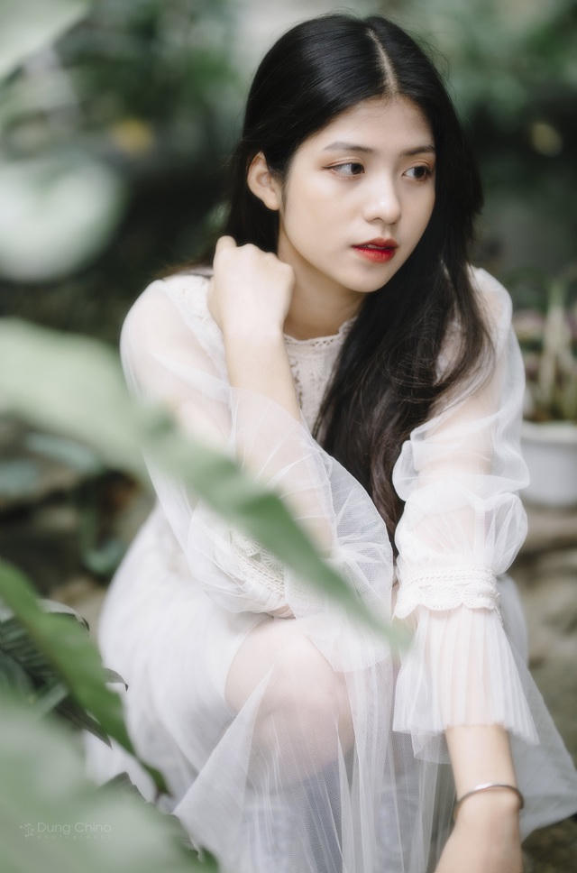 Những thứ đã trôi qua, thay vì cố chấp ôm giữ, hãy để thời gian chữa lành vết thương lòng… (Ảnh minh họa: Dũng Chinô)