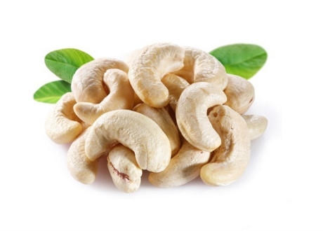 Hạt điều: Trong hạt điều thô có chứa urushiol - một loại độc tố giống như độc tố chứa trong cây thường xuân và có thể gây tử vong nếu ăn nhiều. Vì vậy, chỉ mua và sử dụng những hạt điều thô đã được hấp để loại bỏ độc tố. Tránh không ăn hạt điều thô chưa qua xử lý.