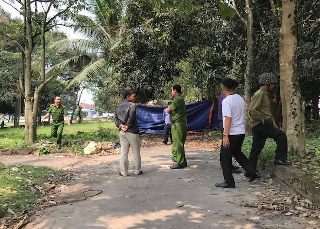 Lực lượng chức năng tiến hành làm rõ nguyên nhân vụ việc.