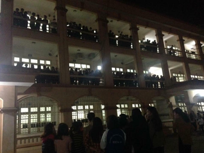 Th&aacute;i Nguy&ecirc;n: X&ocirc;n xao clip nữ sinh &ldquo;v&aacute;c loa&rdquo; đi tỏ t&igrave;nh bạn trai trong dịp 8/3