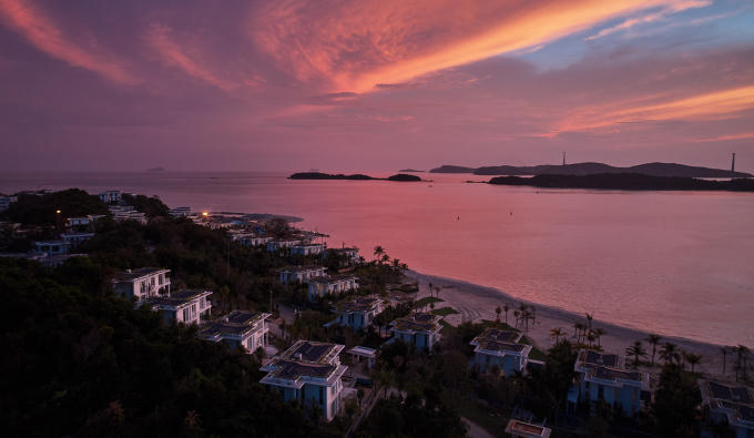 Khu nghỉ dưỡng Premier Village Phu Quoc Resort sẽ chính thức khai trương tháng 4-2018, do Tập đoàn AccorHotels quản lý, vận hành