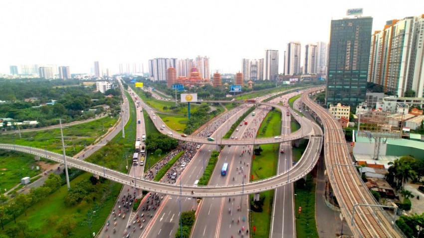 TP. Hồ Chí Minh hướng tới trung tâm dịch vụ hàng đầu cả nước và khu vực với các ngành dịch vụ cao cấp, hiện đại, giá trị gia tăng cao.