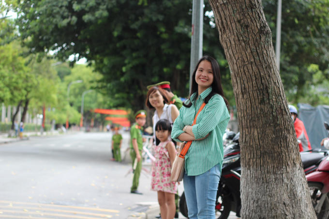 Khán giả ở Huế háo hức đón đoàn đua.