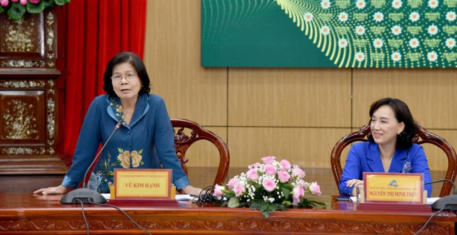 Bà Vũ Kim Hạnh – Chủ tịch Hội doanh nghiệp Hàng Việt Nam chất lượng cao, Giám đốc Trung tâm BSA phát biểu
