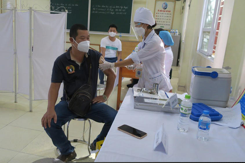 Tiêm vắc xin Covid-19 tại Hải Phòng
