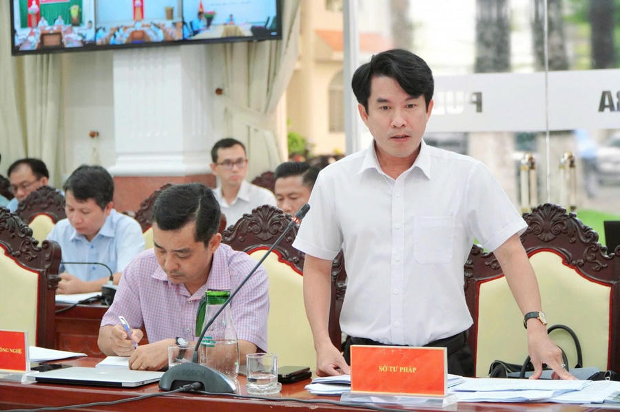 Ông Trịnh Tuấn Ngọc, Giám đốc Sở Tư pháp tỉnh An Giang phát biểu tại buổi làm việc