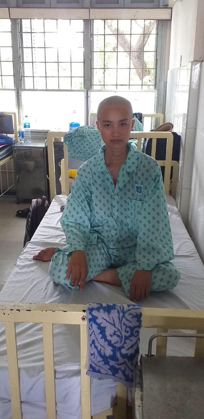 Cháu Phạm Thị Huyền bị bệnh ung thư tuyến giáp đang điều trị tại các Bệnh viện ở thành phố Hồ Chí Minh.