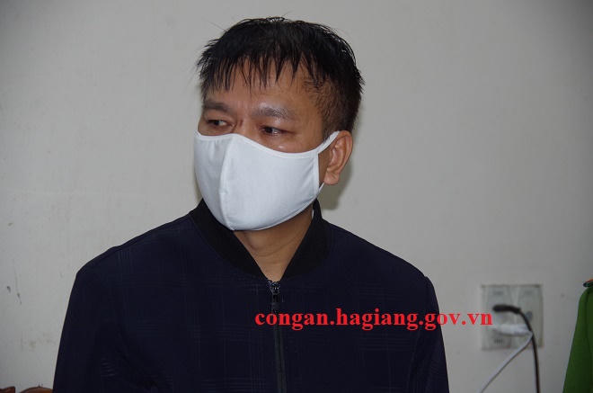 Bị can Nguyễn Văn Chiến, nguyên Trưởng phòng Tổng hợp, Ban Nội chính Tỉnh ủy Hà Giang. Ảnh: CAHG