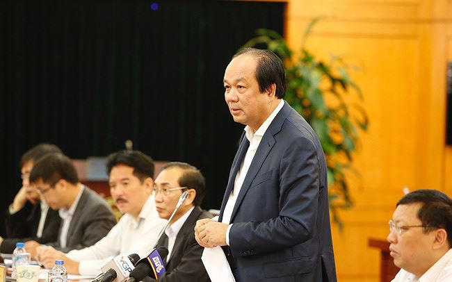 Tổ trưởng Tổ công tác Mai Tiến Dũng phát biểu tại một cuộc kiểm tra.