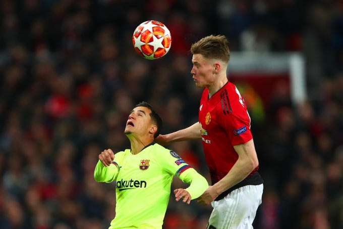 Coutinho chơi mờ nhạt và bị thay ra