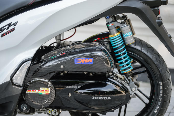 Ảnh chi tiết Honda SH300i được độ khủng tại H&agrave; Nội