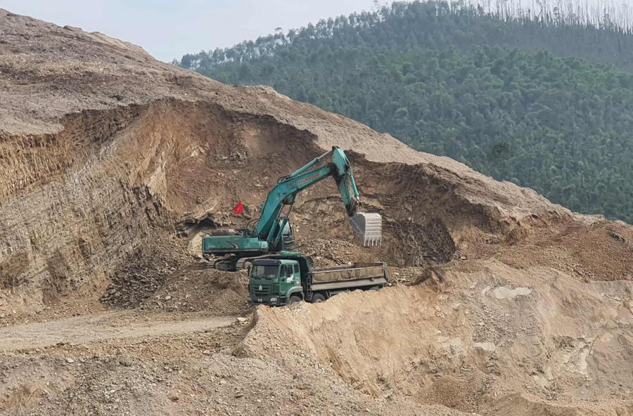 Mỏ đất có diện tích 16 ha - Ảnh minh họa.