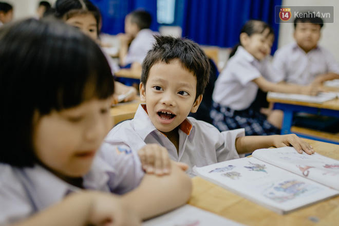 Cậu nh&oacute;c nhanh ch&oacute;ng ho&agrave; nhập c&ugrave;ng c&aacute;c bạn.