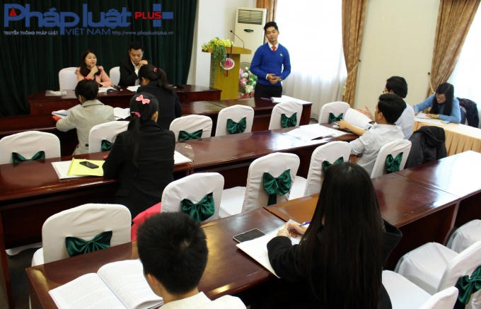 Tổ thảo luận thứ chủ đề 3. (Ảnh: Đức Biên)