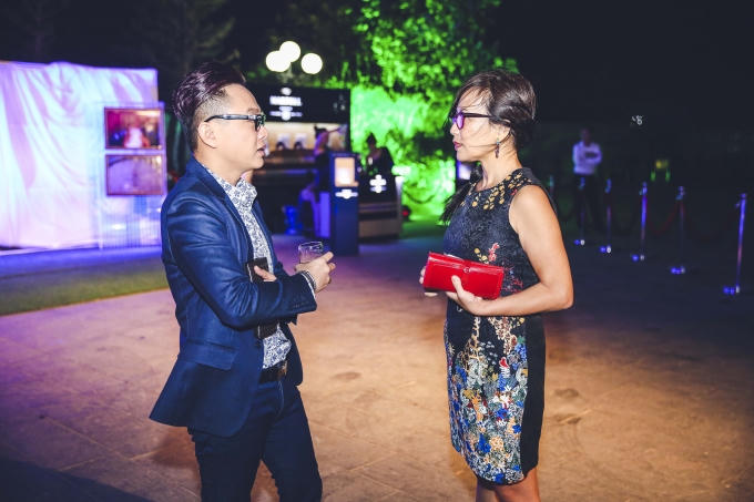 NTK Công Trí trò chuyện cùng doanh nhân Trần Nguyễn Thiên Hương (Ảnh: Khoa Nguyễn D.K)