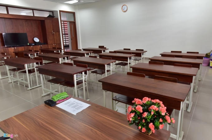 Các lớp học đều rộng rãi, thoáng mát. Thiết bị nội thất đẹp long lanh.