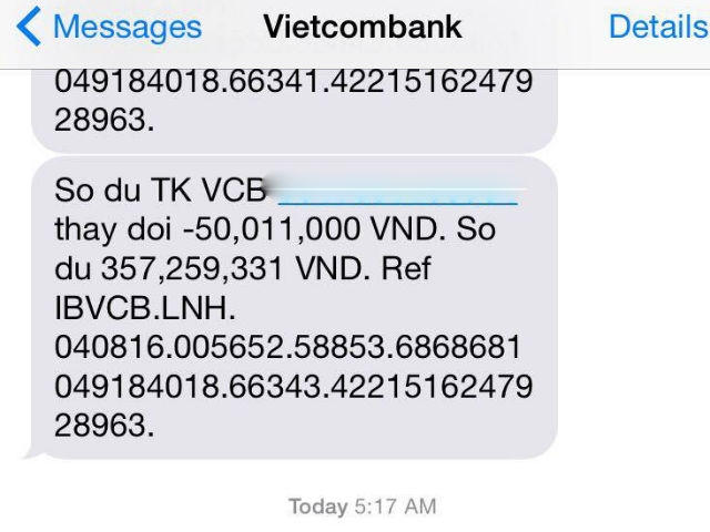 Sáng hôm sau tỉnh dậy, chị Hương bỗng nhận được tin nhắn báo số dư tài khoản với số tiền bị chuyển đi là 500 triệu đồng.